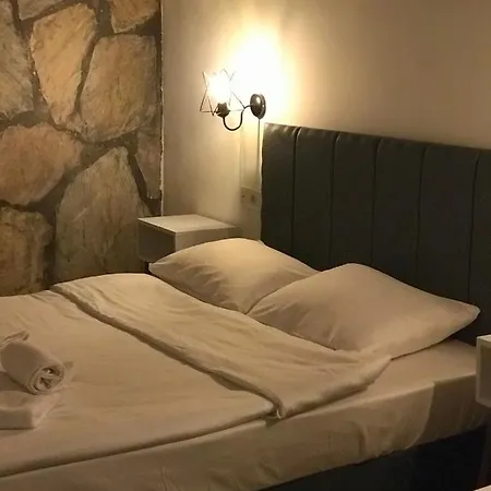 Δωμάτια σε οικογενειακή κατοικία Nar *